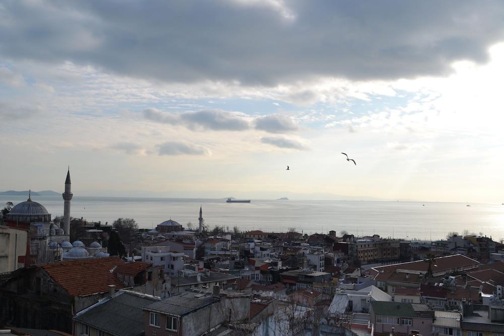In Istanbul Hotel Exteriör bild